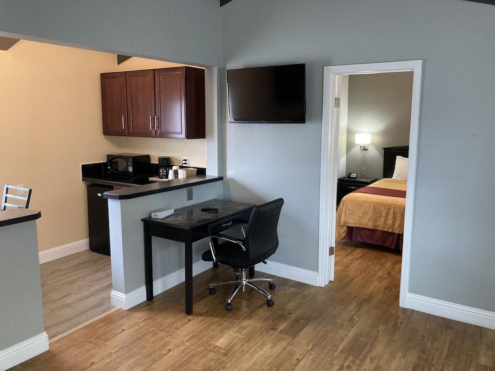 Tri-valley & Motel 2*